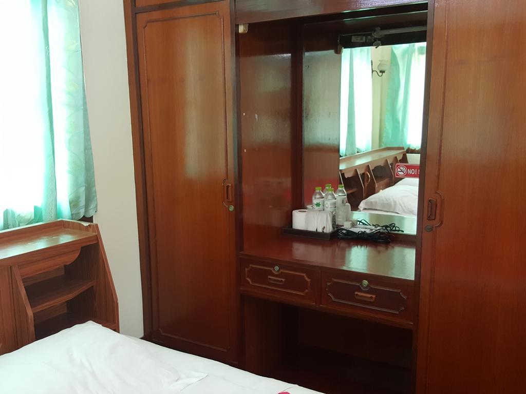 Emmanuel Guesthouse Prachuap Khiri Khan Bagian luar foto