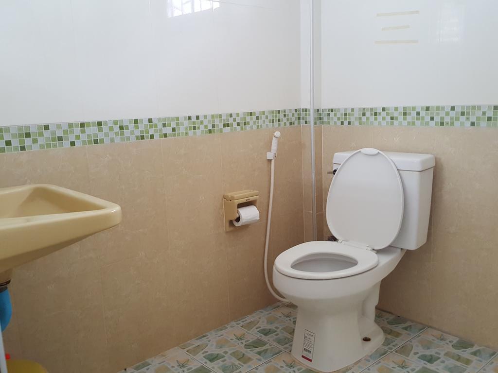 Emmanuel Guesthouse Prachuap Khiri Khan Bagian luar foto